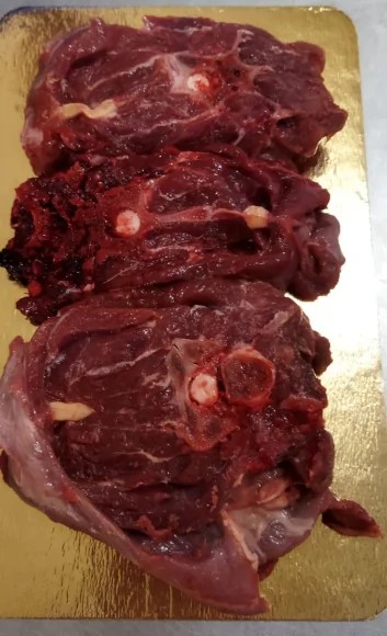 Фото Шея страуса на кости