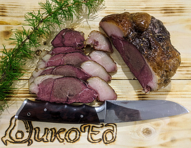 Превью Мясо медведя варено-копченое