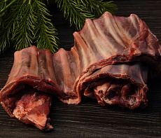 Ребра пятнистого оленя