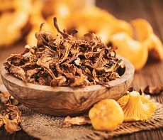 Грибы лисички целые, сушеные 1,5кг 