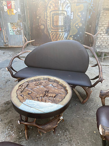 Превью Стол на ножке из рога оленя