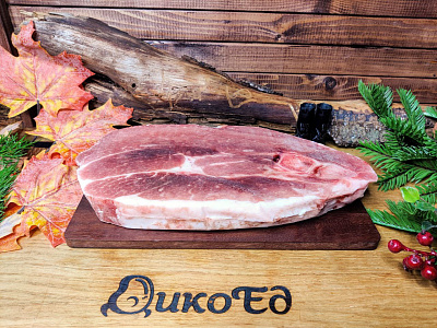 Превью Стейк из окорока кабана на кости