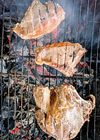 Корейка вольерного кабана на кости